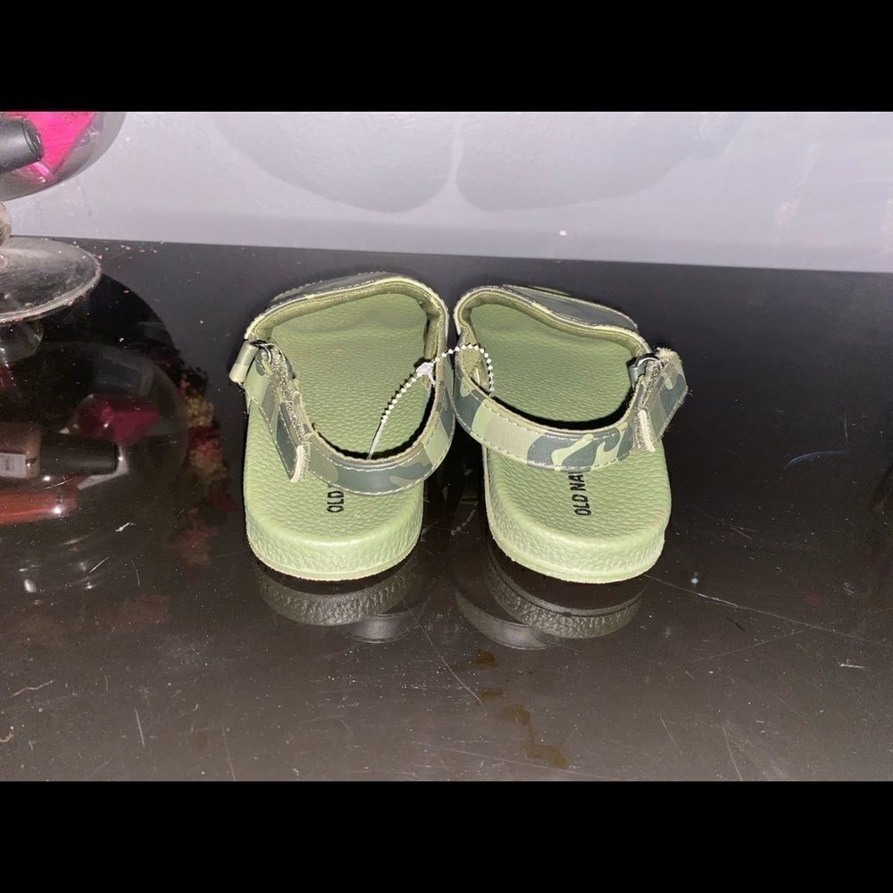 Old Navy Army Fatigue Slides - Picture 3 of 4